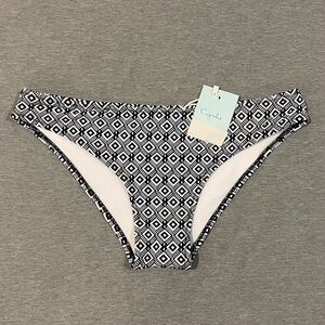 NWT Cupshe Black and White Geometric Bikini Bottom Size Small